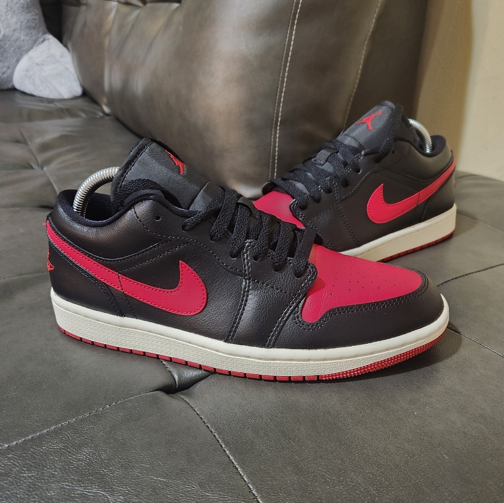 Jordan Retro 1s Size 9.5 Women